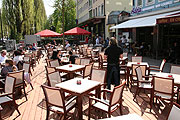 sonnige Terrasse bis zum Nachmittag (Foto: Martin Schmitz)